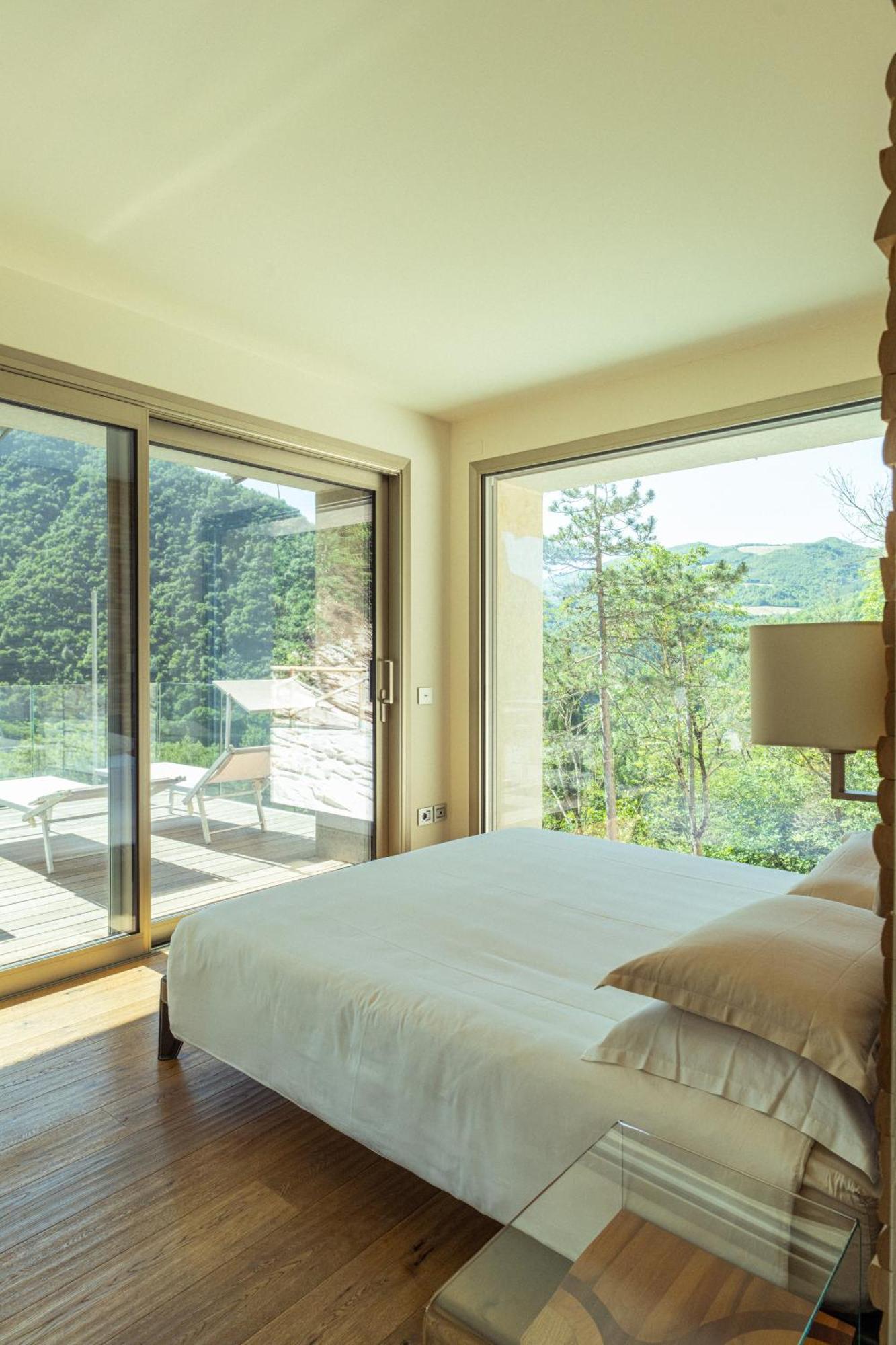 La Forestale Luxury Ecolodge B&B Primo Piano Acqualagna Eksteriør billede